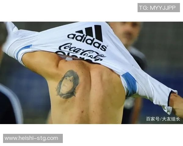 足球明星女神的后背纹身艺术展现个性与魅力